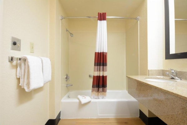 Red Roof Inn San Dimas - Fairplex image 24