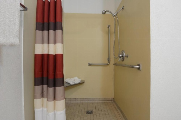 Red Roof Inn San Dimas - Fairplex image 33